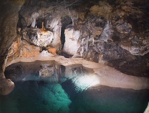 999aadbc7de3701704005693176409a17d5aaf16_cave_of_lakes_kalavrita_6.jpg